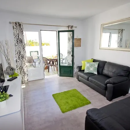Daire Club Valena 3, Modern Apartment, Wifi, Close To Amenities, At Matagorda Puerto del Carmen (Lanzarote)
