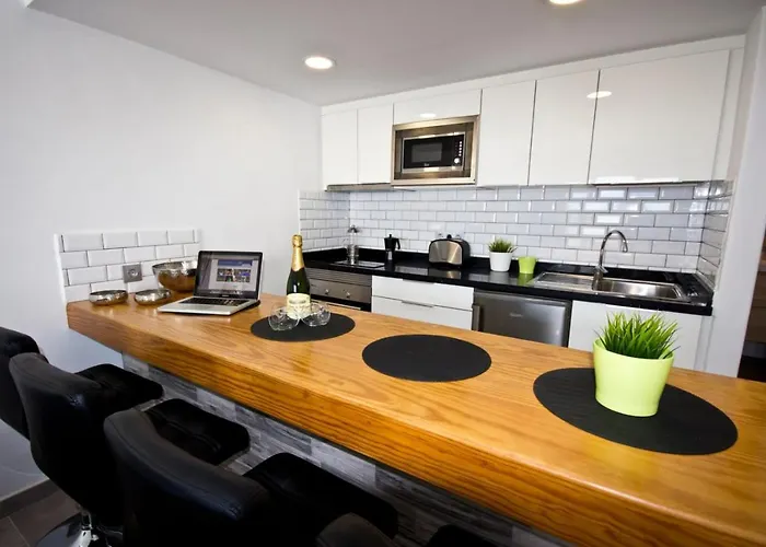 Apartment Club Valena 3, Modern Apartment, Wifi, Close To Amenities, At Matagorda *