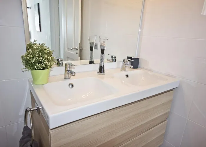 Club Valena 3, Modern Apartment, Wifi, Close To Amenities, At Matagorda Apartment